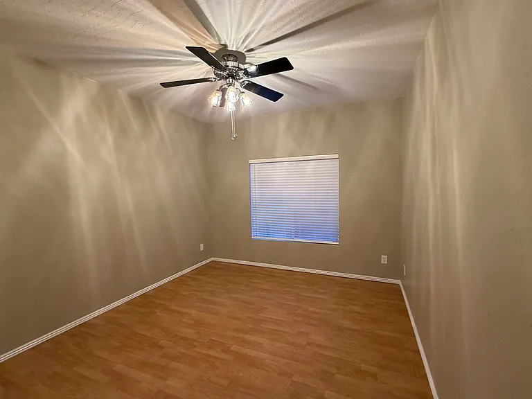 1850 W Desert Ln — Photo 25
