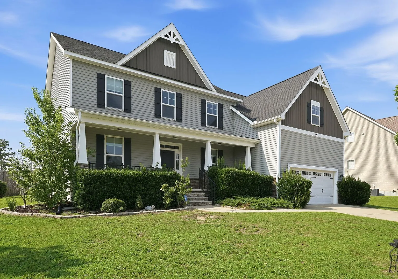 Spacious 4-Bedroom Home with Bonus Room in Sinclair — Photo 3