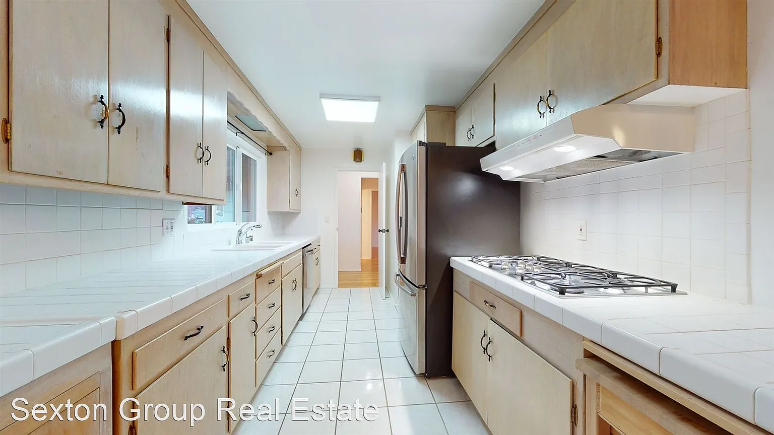 1040 Sanders Dr photo 1