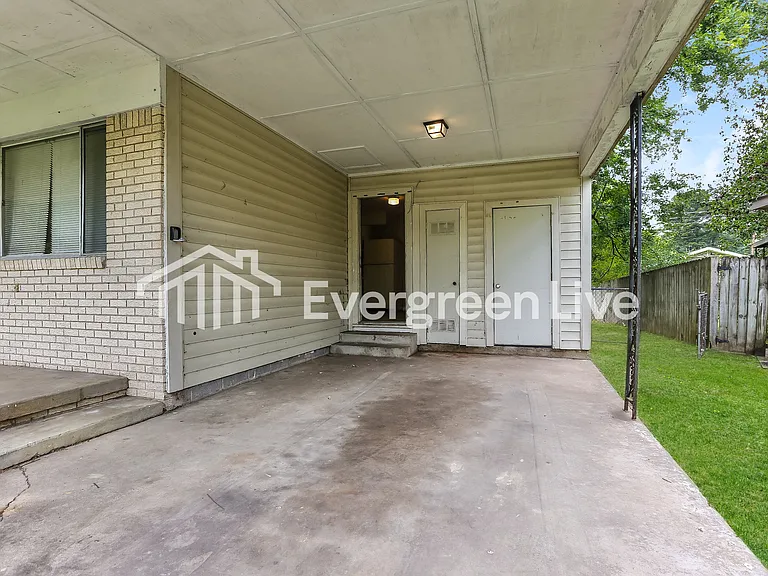 209 Stevenson St — Photo 3