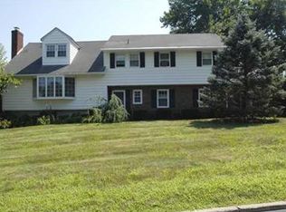 351 Deer Track Ln, Valley Cottage, NY 10989