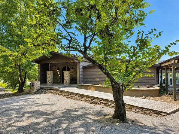 4243 Ronnie Lake Rd, Utica, KY 42376