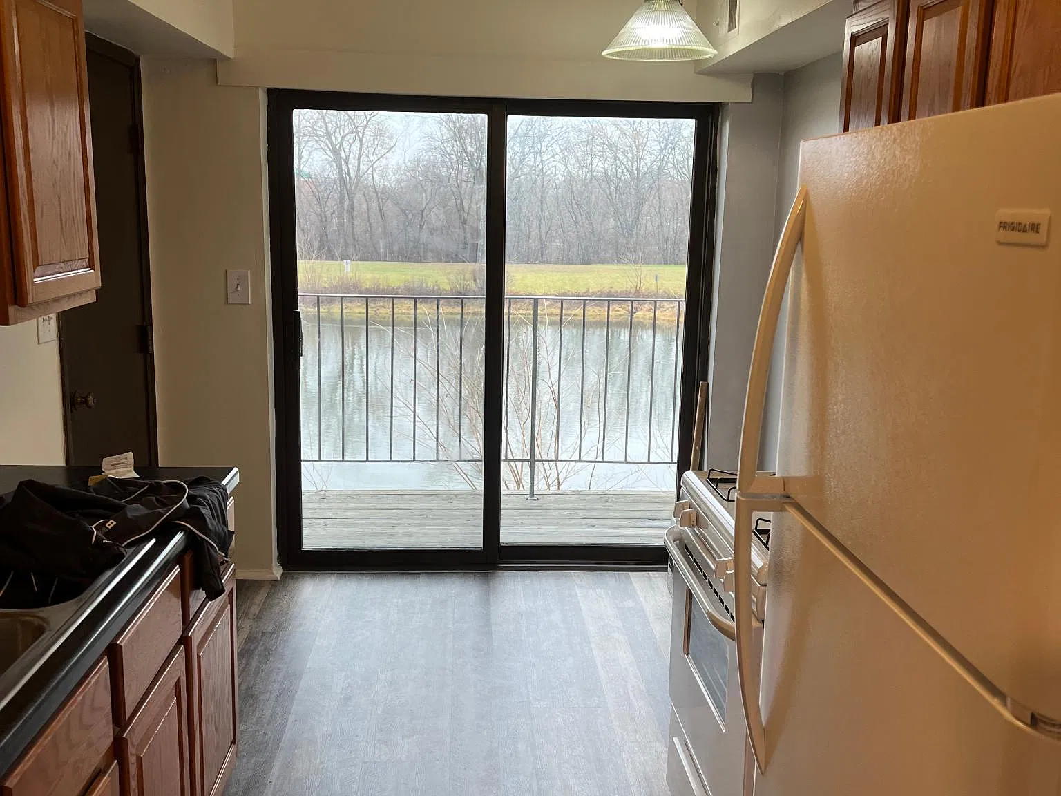 2 bed, 890 sqft, $1,750 — Photo 2