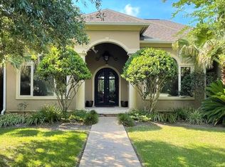 2309 Pointe Of View Dr, Ocean Springs, MS 39564