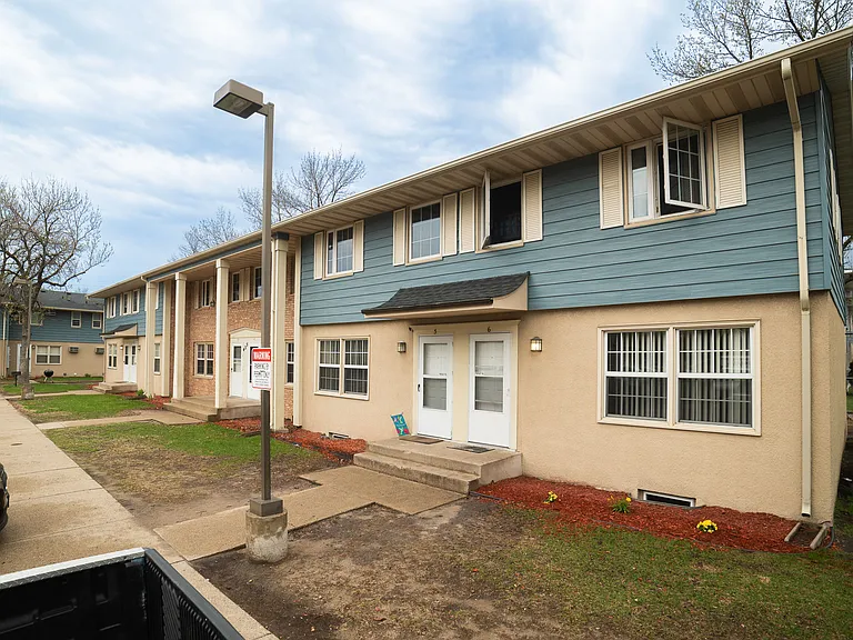 Oak Street Townhomes — Photo 17