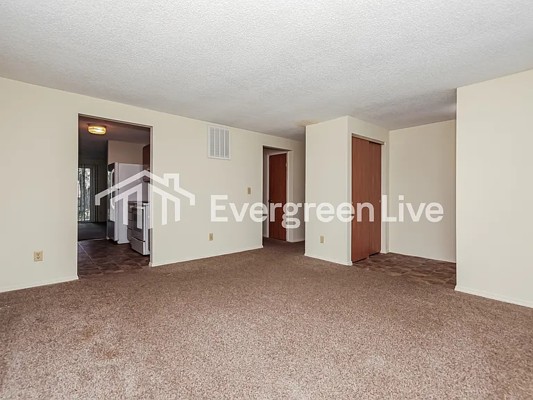 6493 Rolling Glen Dr — Photo 5
