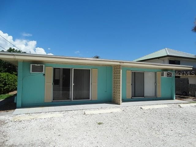 2nd image of 5615 Gulf Dr #B