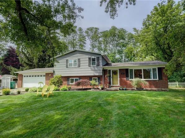 643 Chatelaine Dr, Webster, NY 14580
