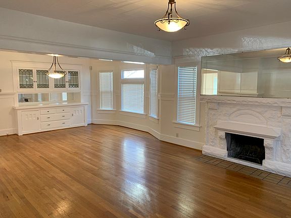 Large Living room & dining room