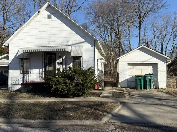 214 E Walker St, Macomb, IL 61455