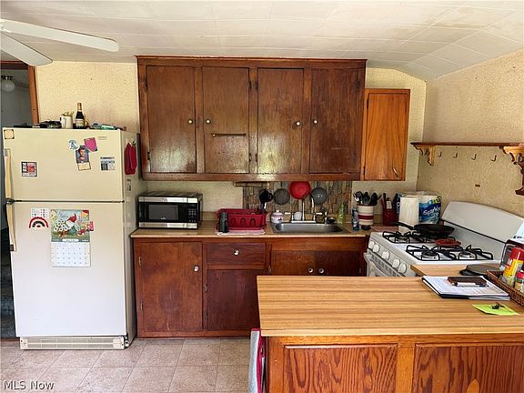 3rd image of 109 Orton Dr