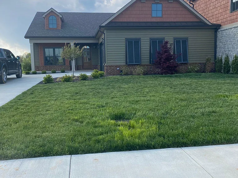 106 Christine Ct — Photo 2