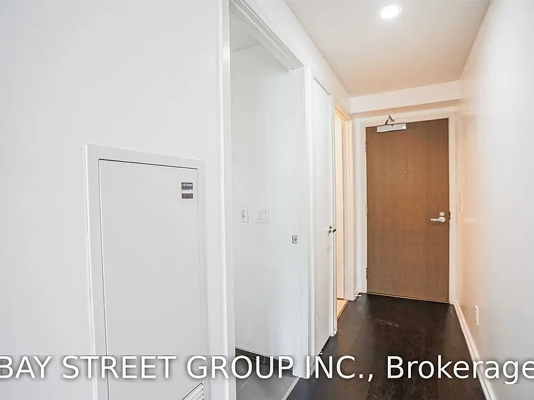 1 Bloor St E #505 — Photo 2