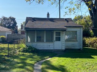 7234 Henry St, Center Line, MI 48015