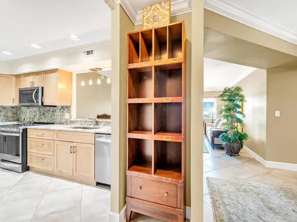 615 NE 12TH Avenue #301, Fort Lauderdale, FL 33304
