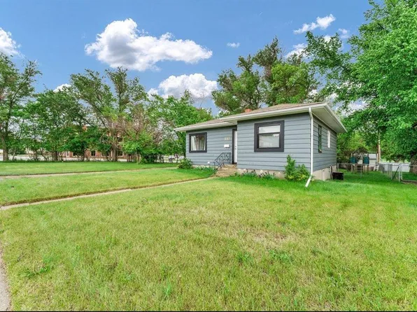 337 N 4th St SW, Medicine Hat, AB T1A 4E7