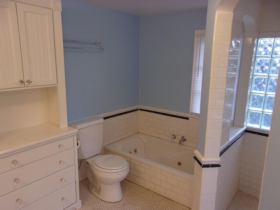 Jetted tub