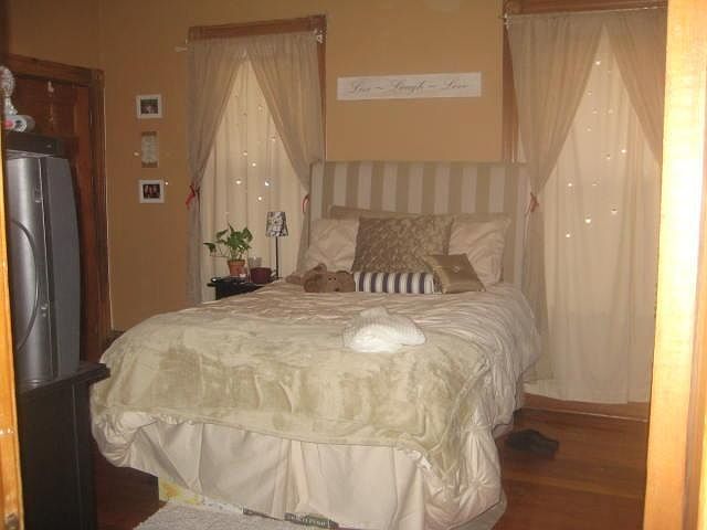 2nd image of 6 Carmel St #Lm1