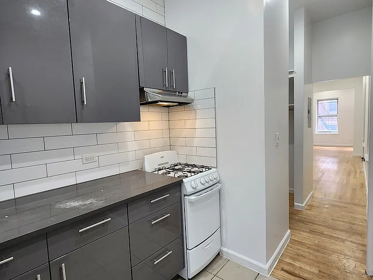 235 E 24th St #2A — Photo 13