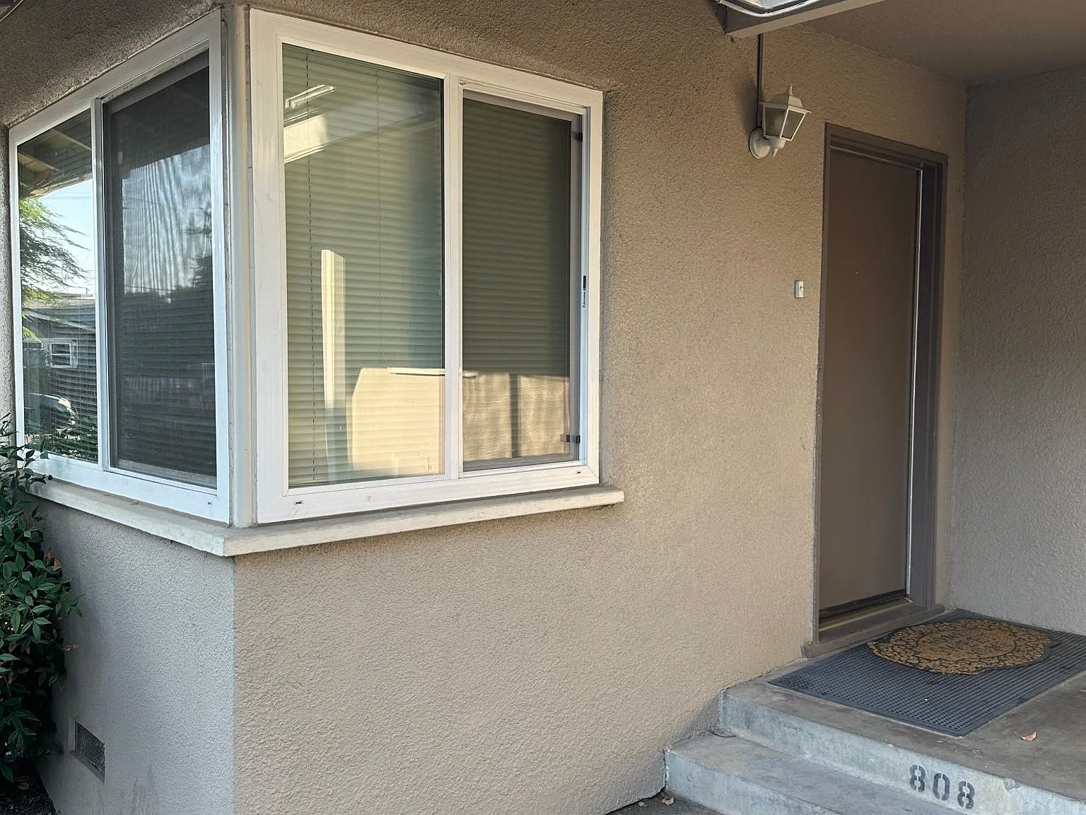 808 E Clinton Ave — Photo 2