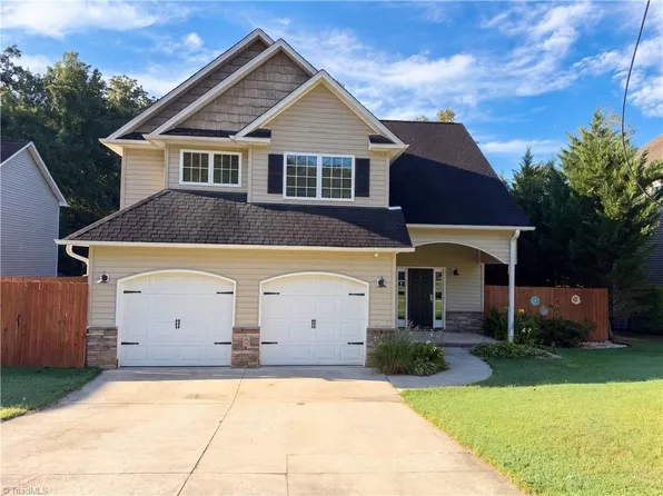 5450 Alamo Dr, Winston Salem, NC 27104