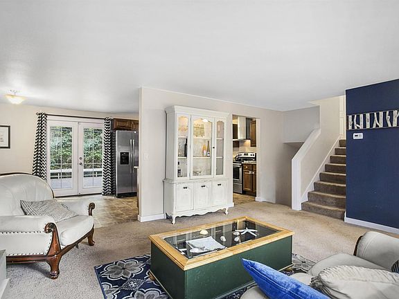 4th image of 5635 Fern Ave NE
