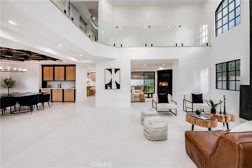 5 bed, 5.5 bath, 4654 sqft, $18,000 — Photo 1