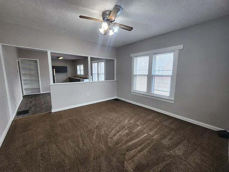 1436 Sycamore St — Photo 2