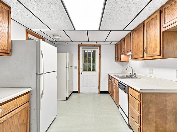 5th image of 908 Dryden Rd