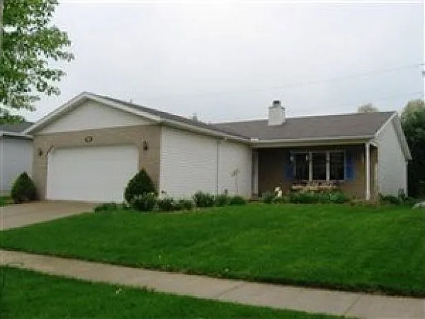 926 Pepperwood Dr photo 1
