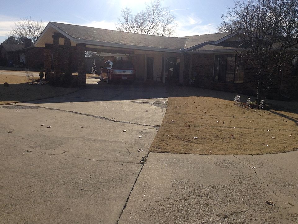 2nd image of 1427 S Walker Dr