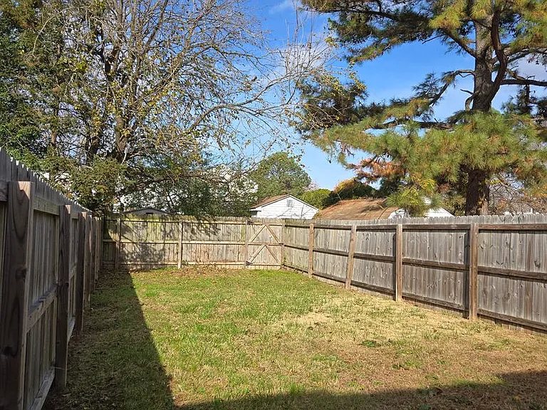 5602 Banbury Ct — Photo 19