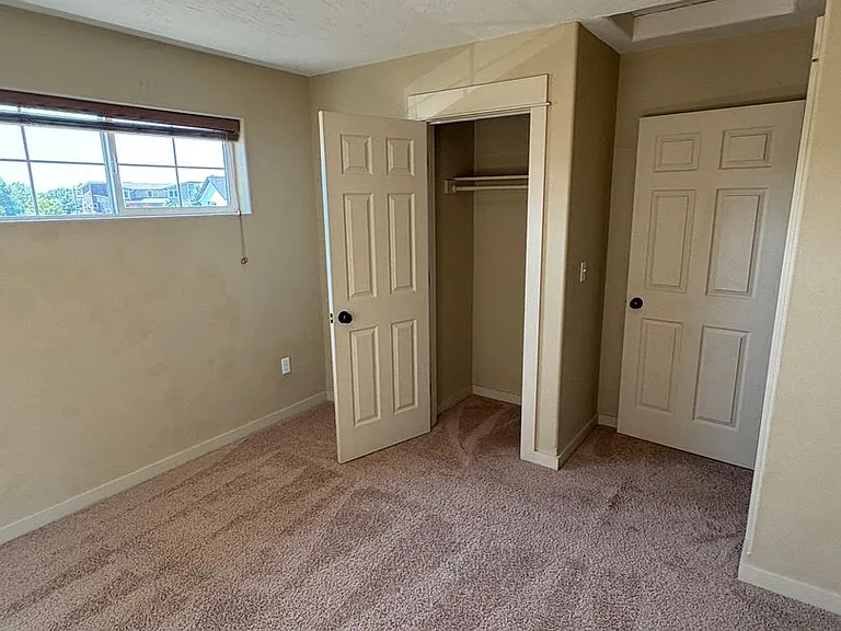 1091 N 14th Ave — Photo 17