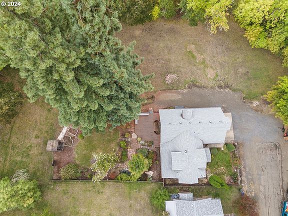3rd image of 2164 NE Tahoe Ave