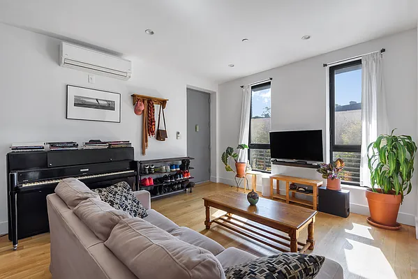Rented by Compass | media 2