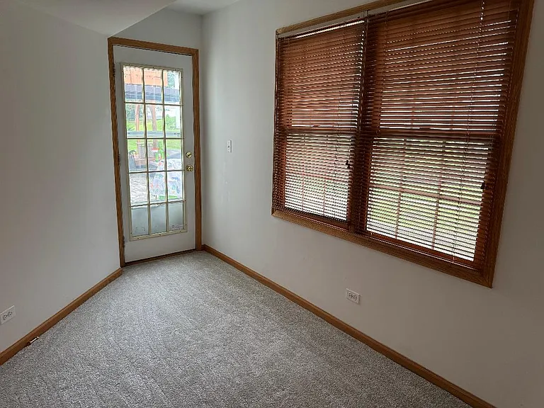 1004 N Columbia St — Photo 5