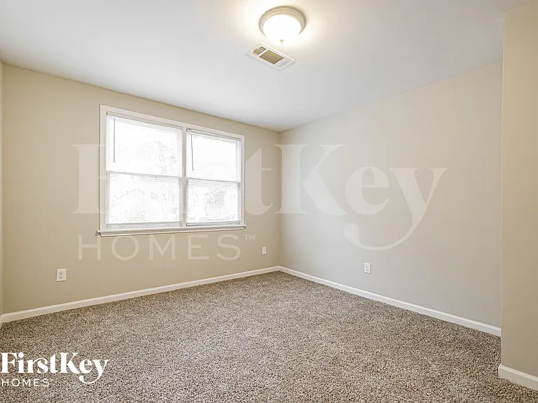 1749 S Alvarado Ter SW — Photo 10