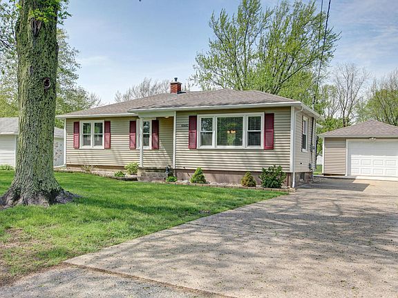 3rd image of 10483 Mary Ann St