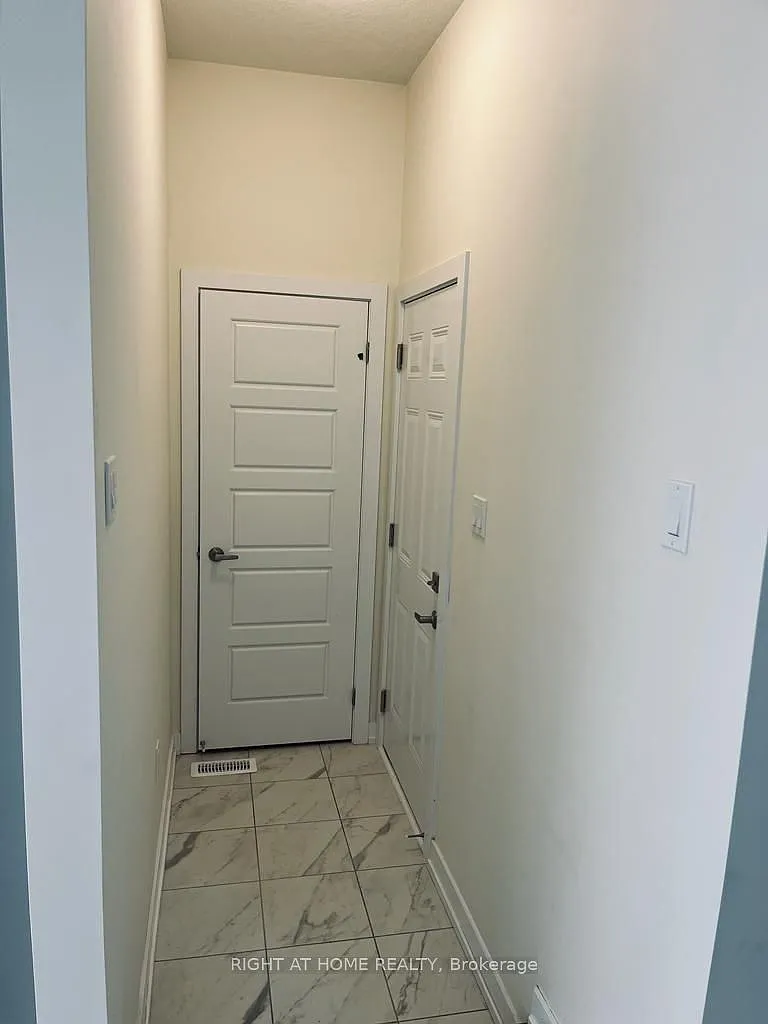 4 bed, $2,600 — Photo 4