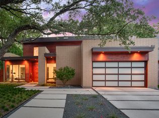 8511 Chadbourne Rd, Dallas, TX 75209