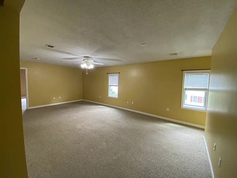 215 Main St — Photo 10