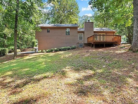 4th image of 407 Magnolia Ct