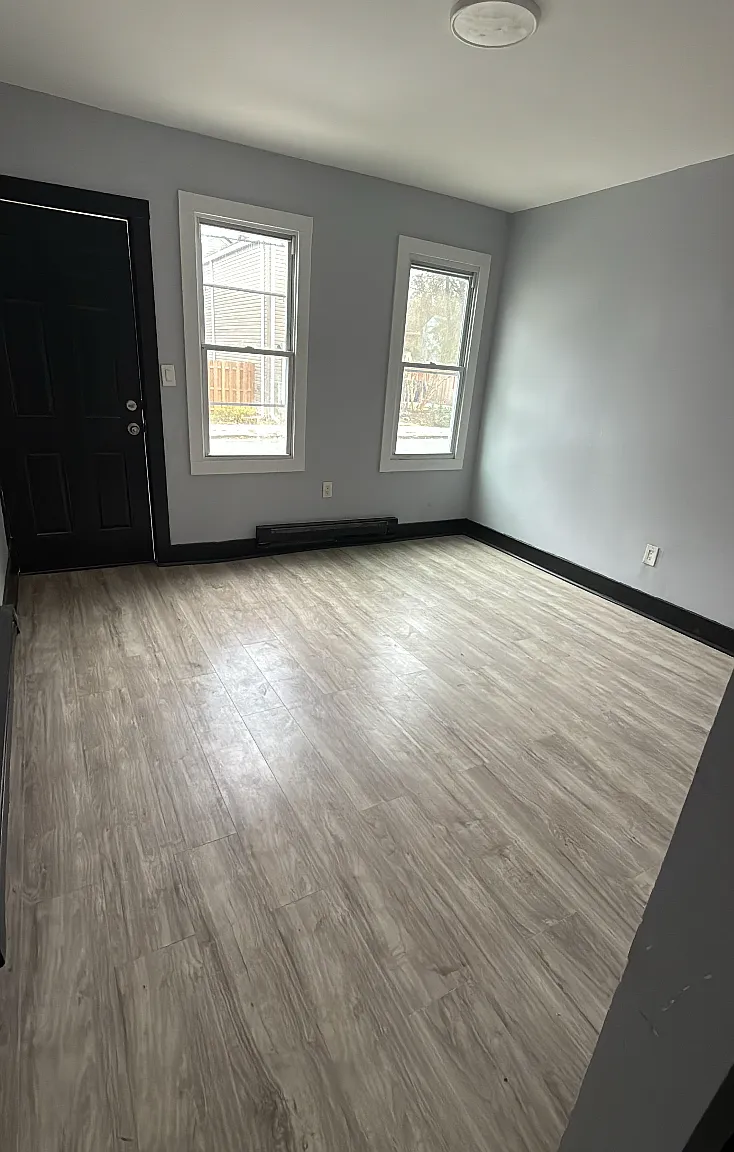 2 bed, 840 sqft, $1,600 — Photo 2