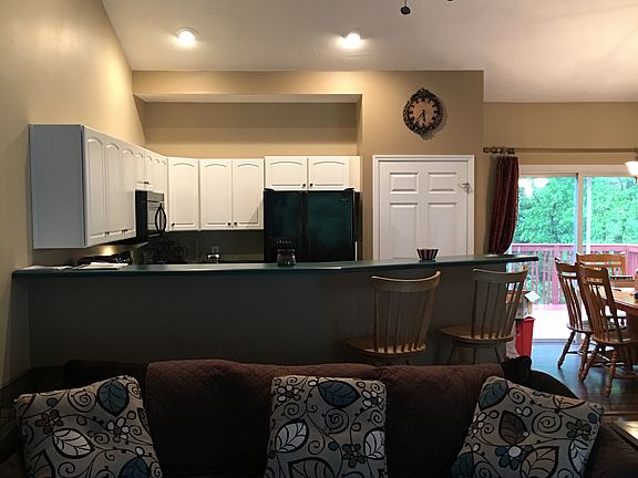 2nd image of 1843 Cove Cir E