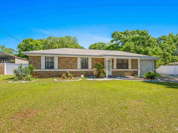 5532 Woodcrest Dr, Milton, FL 32583