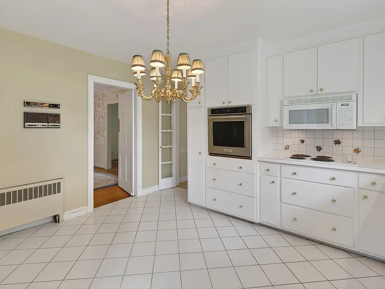 535 E Rio Rd — Photo 9