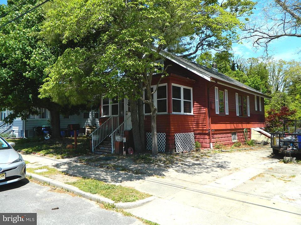 2nd image of 125 E Revere Ave