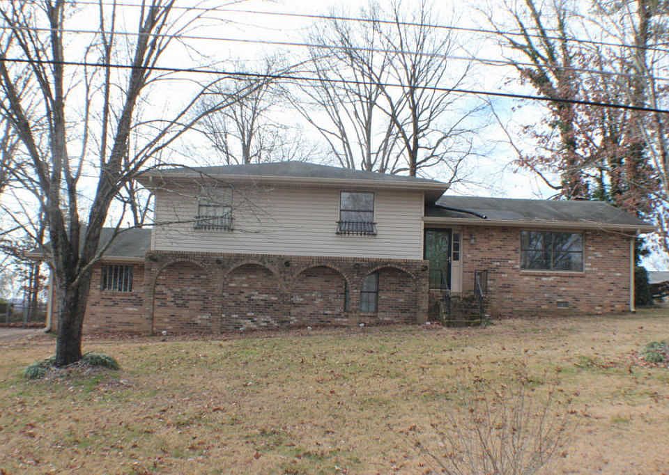 1st image of 910 Kennington Hills Dr