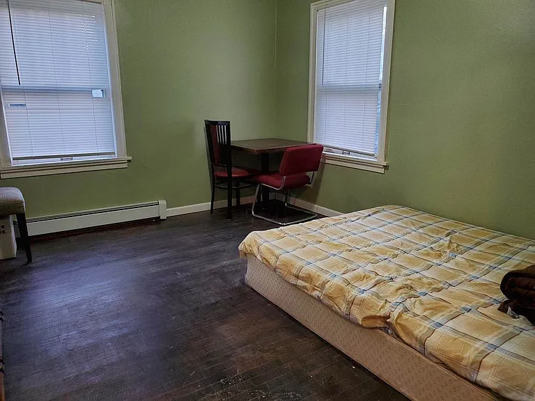 930 Emerald St #2B — Photo 15