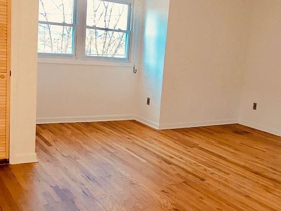 5th image of 326 Terrace Ave #2